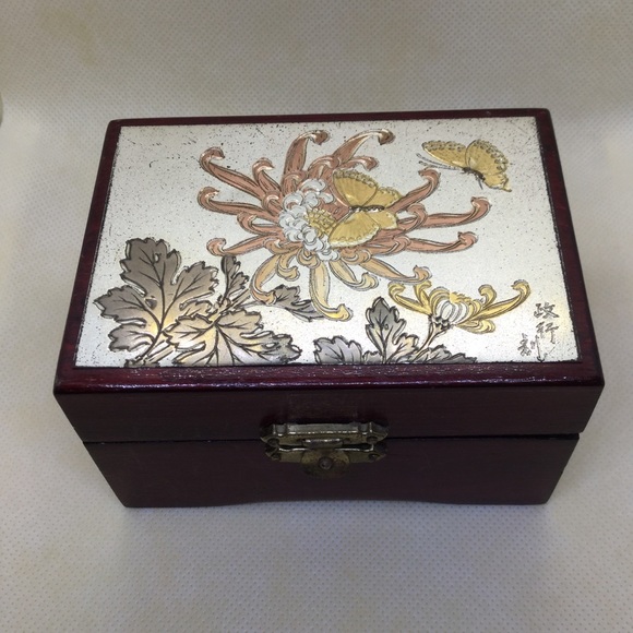 CHOKIN Jewelry Box - Picture 1 of 6